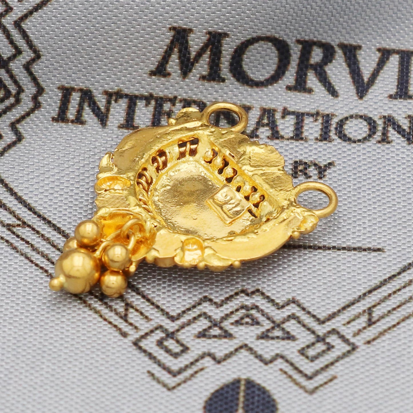22k Yellow Gold Handmade Indian Jewelry, K5625