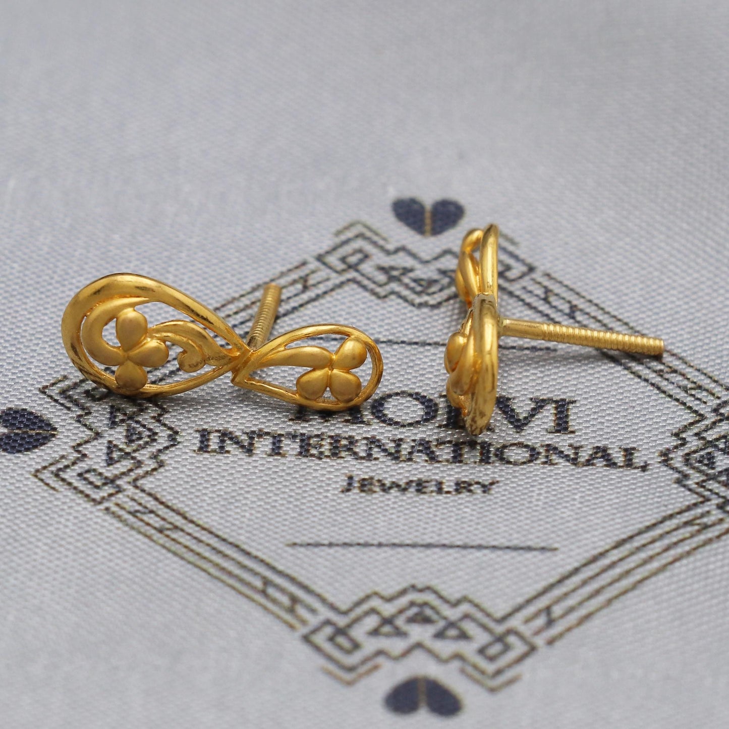 22k Yellow Gold Stud Earrings , Handmade Yellow gold earrings for women, vintage antique design indian gold earrings jewelry, K5473