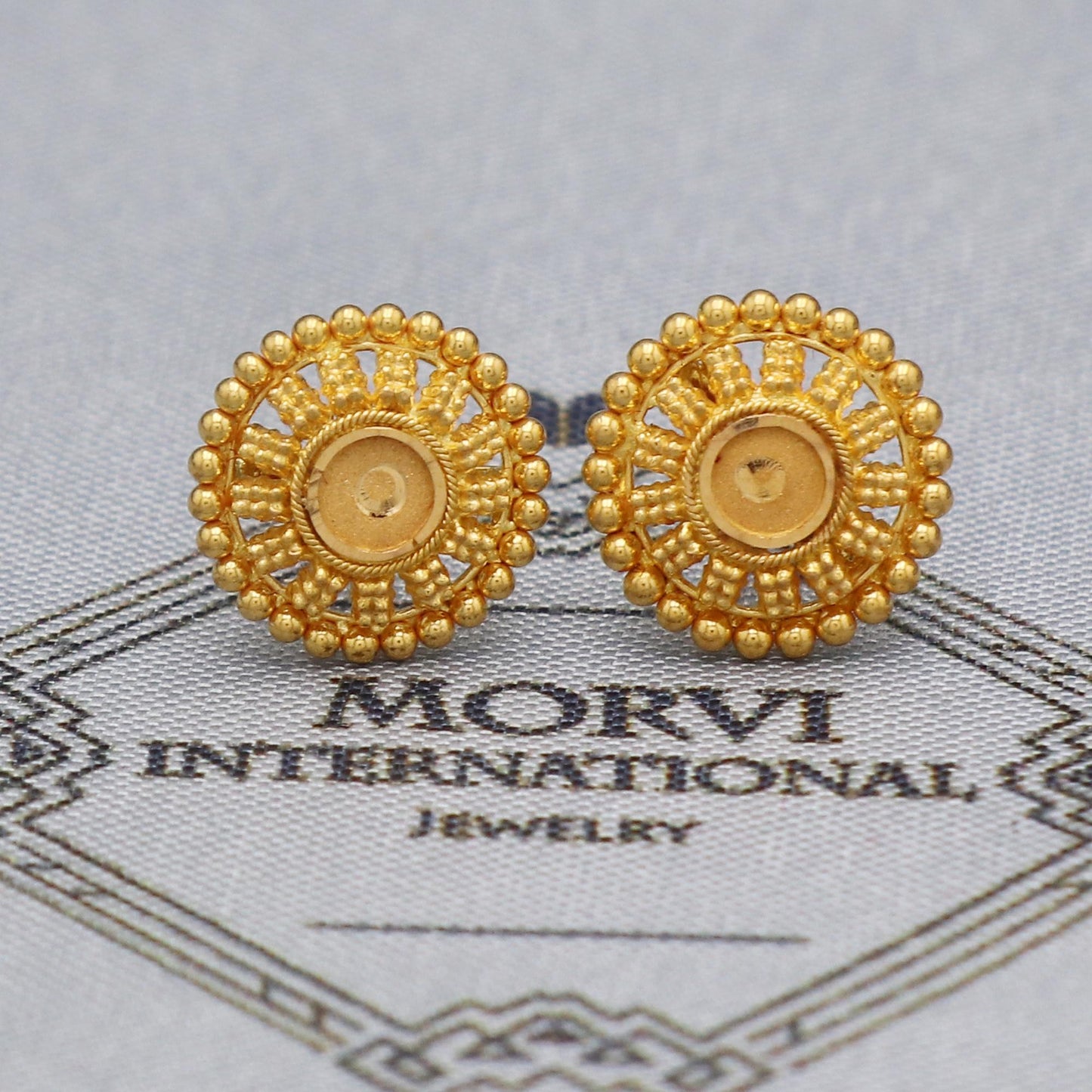 22k Yellow Gold Stud Earrings tops , Handmade Yellow gold earrings for women, vintage antique design indian gold earrings jewelry, K5479