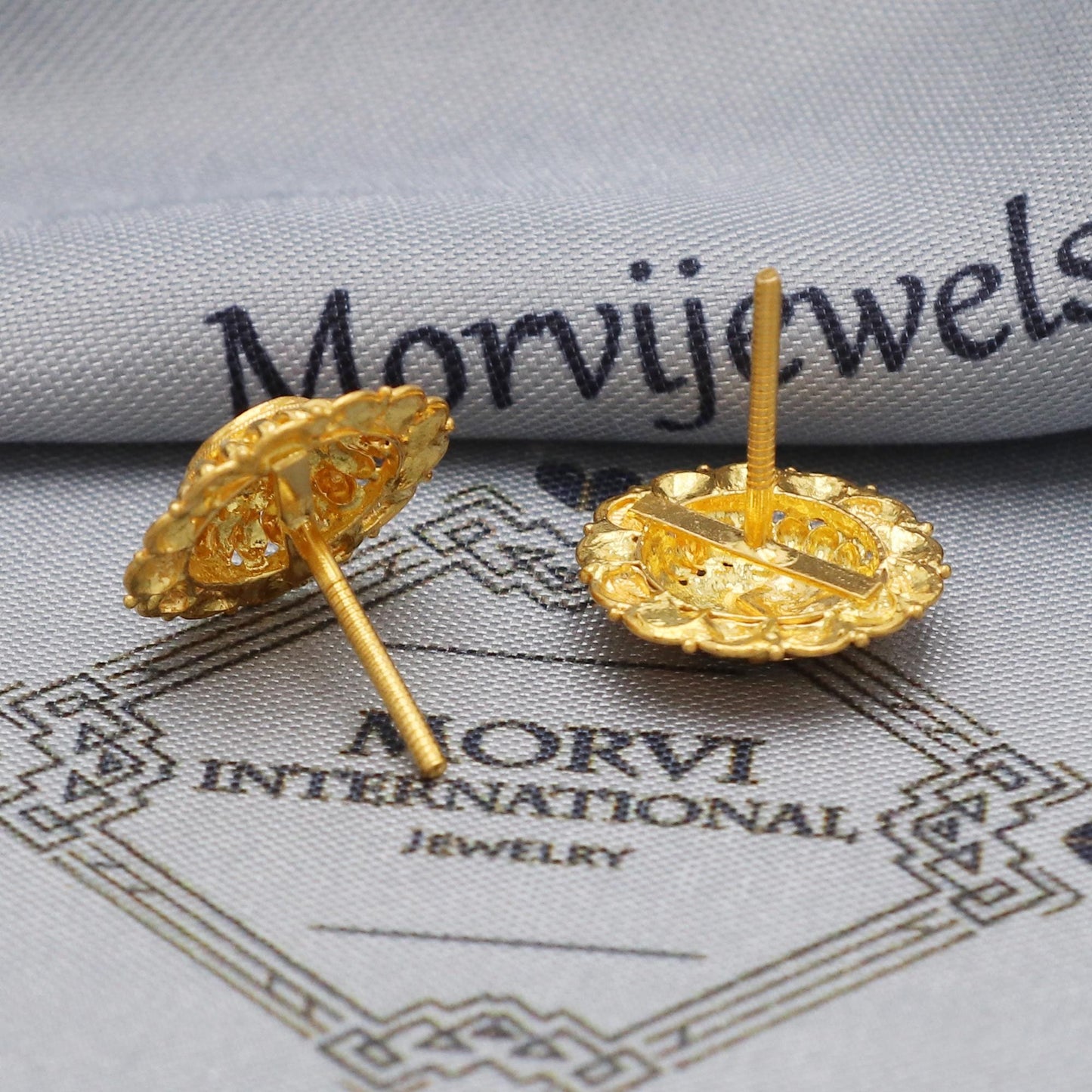 22k gold stud earrings, K5447