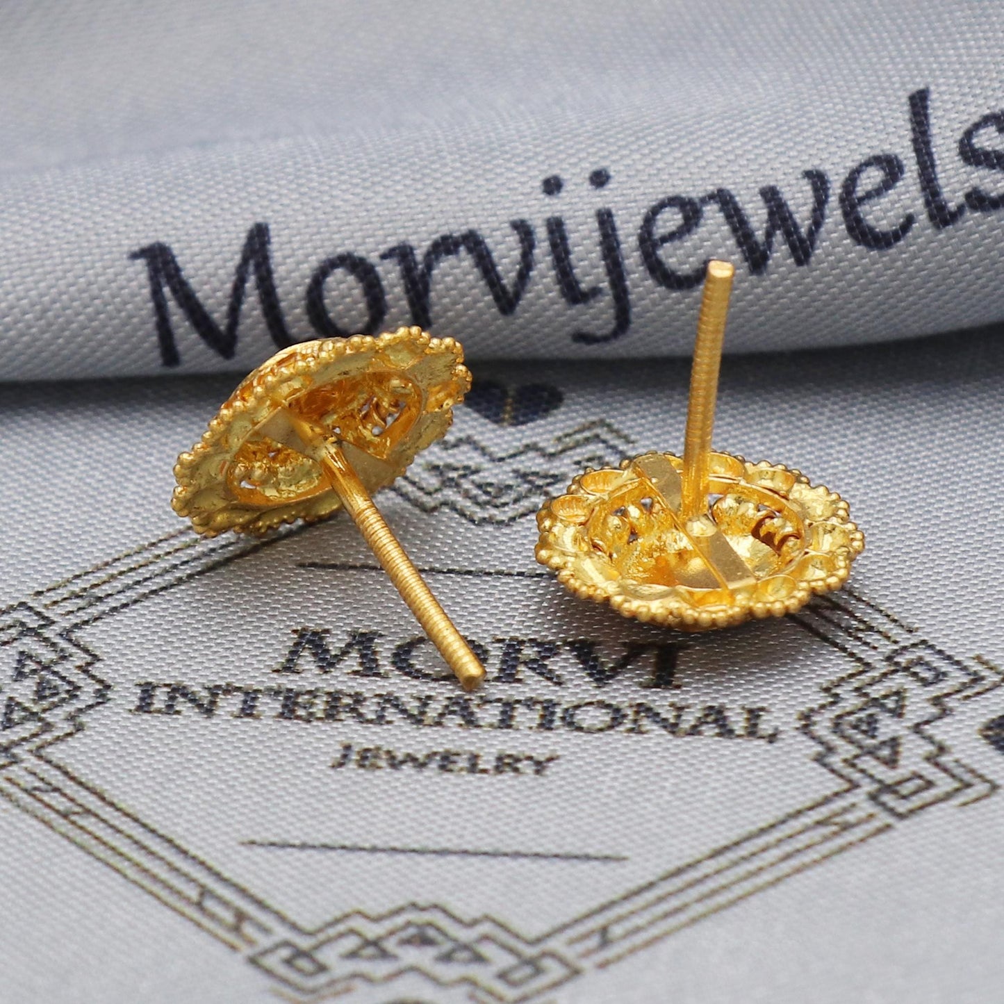 22k gold earrings screw back tops, K5452