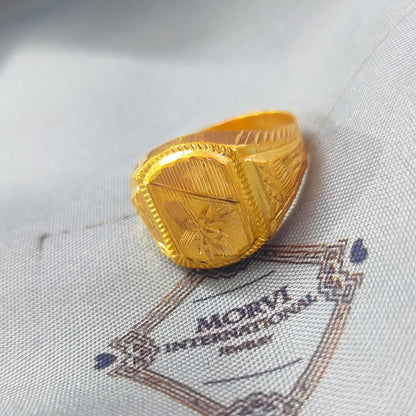 carved vintage 18kt 18karat gold ring Indian jewelry for gift, wedding elegant look ring, crafting exquisite gold handmade jewelry
