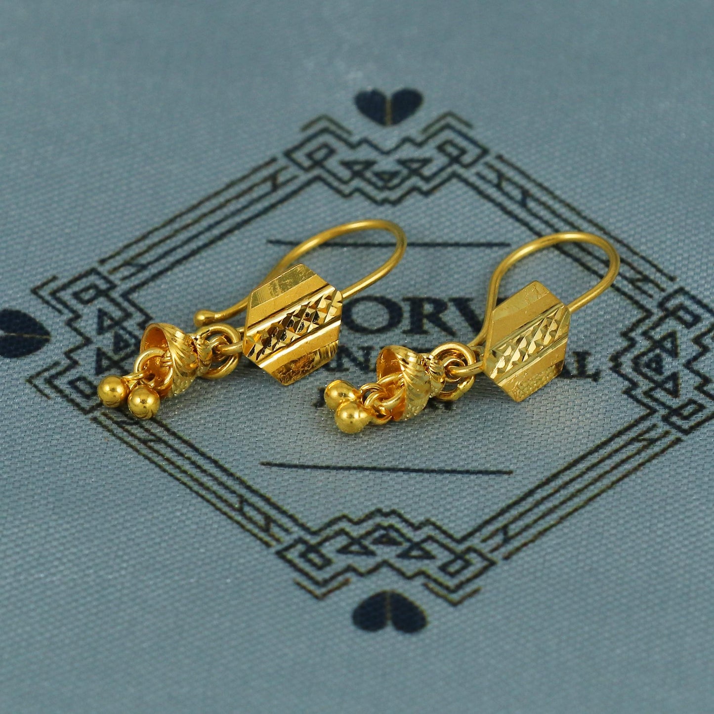 Small 22k Gold Earrings Ear Wire Jewelry, MJ0107