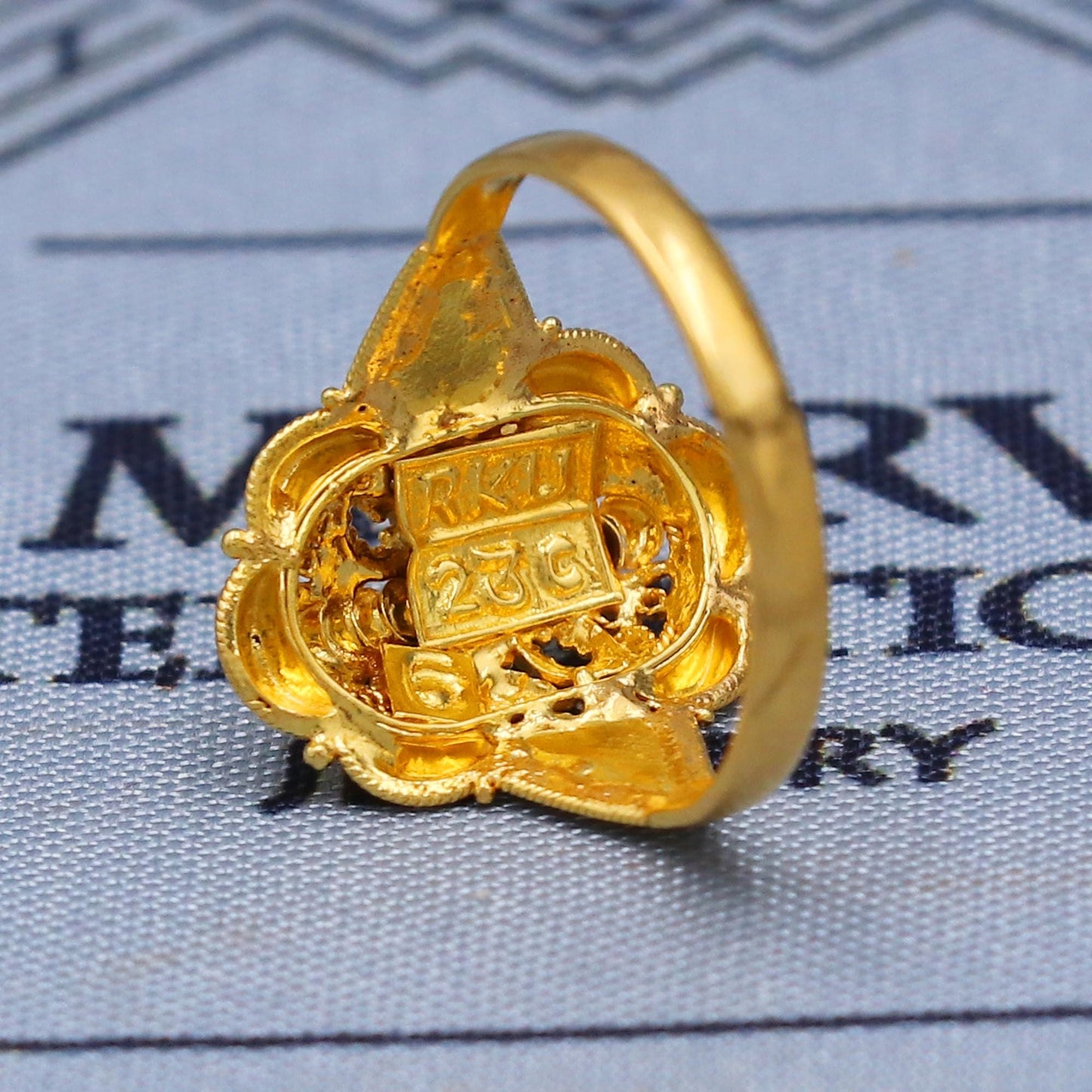 Traditional 22K Gold Filigree Ring with Red & Green Meenakari – Antique Indian Bridal Jewelry