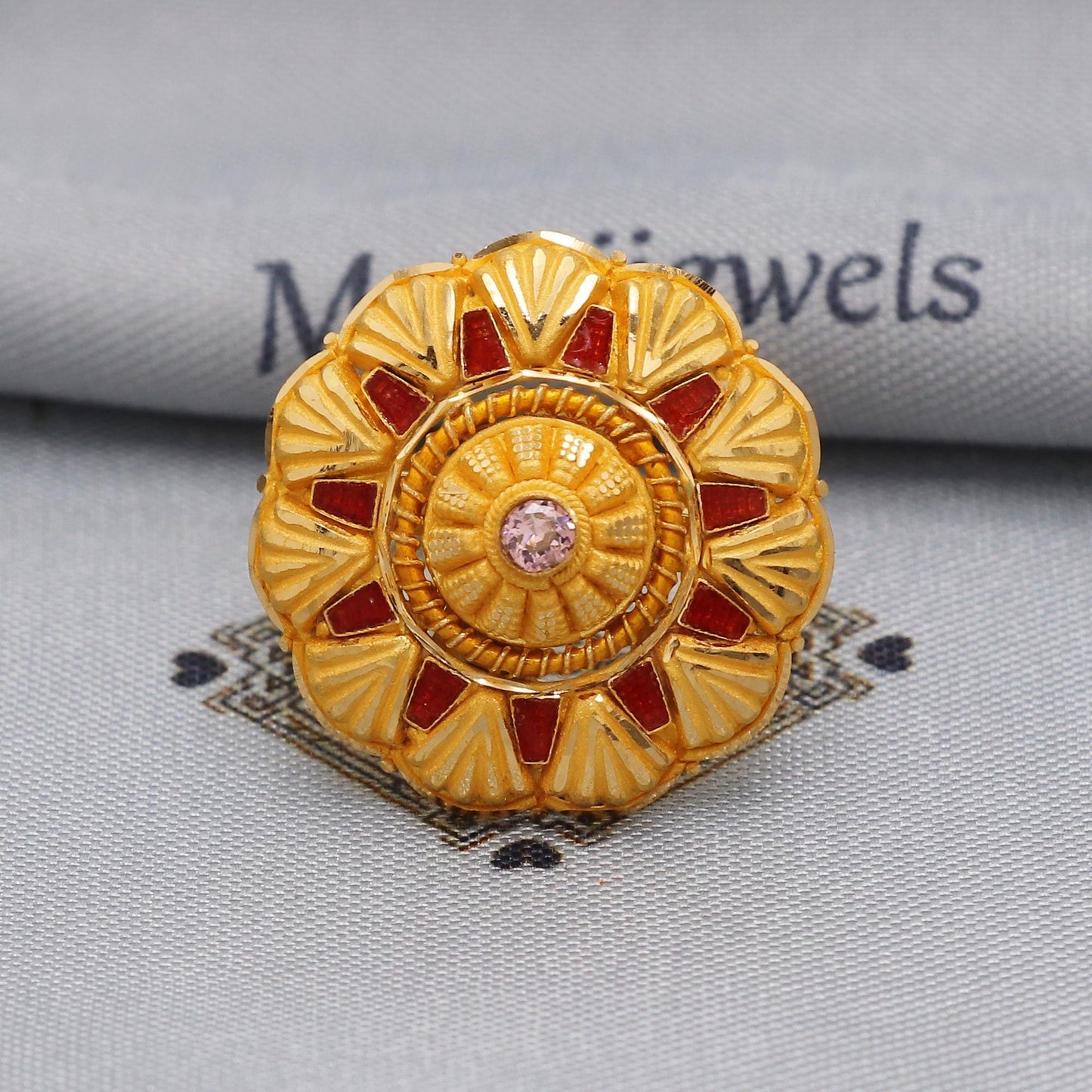 22kt 22k Yellow Gold Ring Jewelry, Flower Round Ring in 22kt Gold, K5895