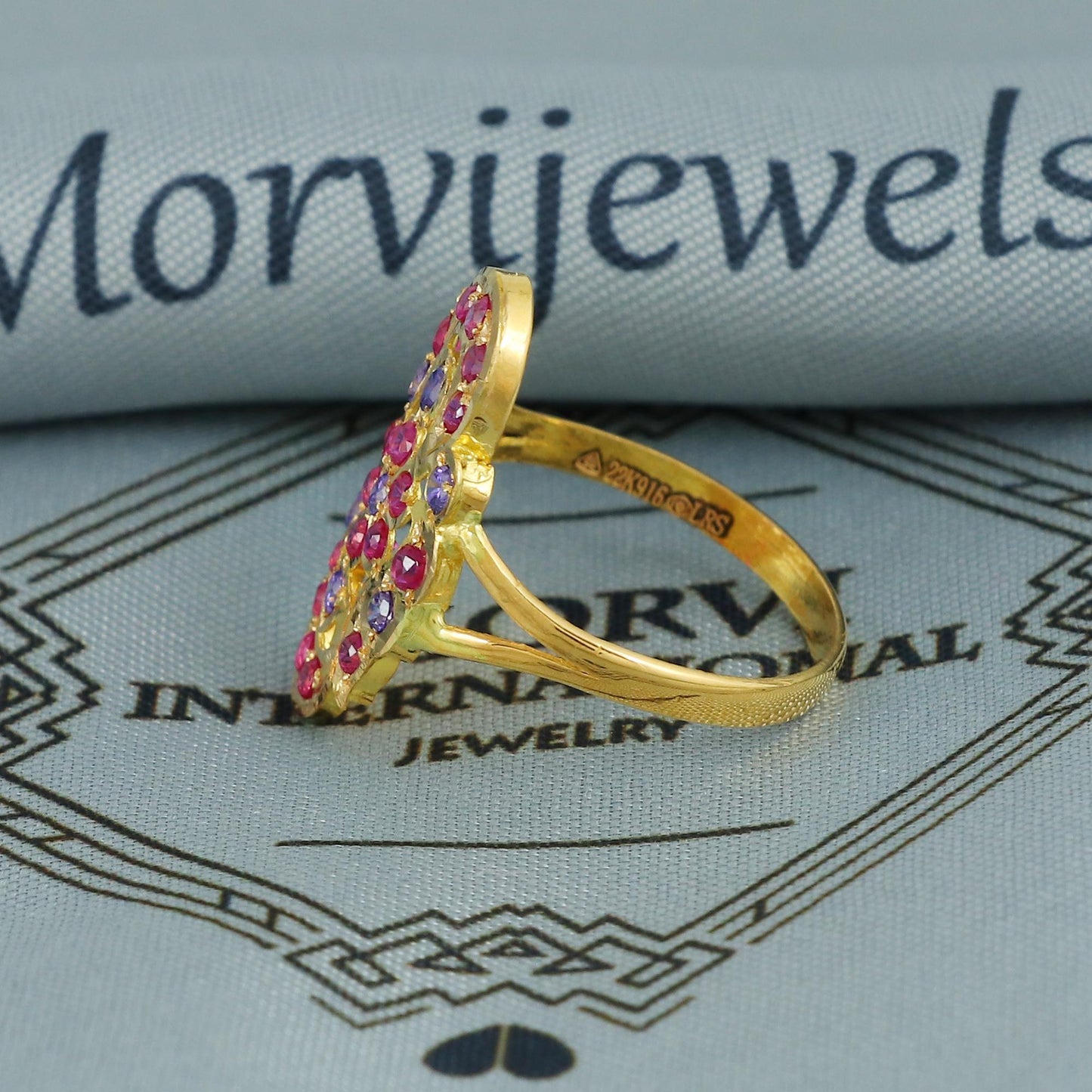 handmade Indian 22k gold ring vintage antique style jewellery, pink stones ring