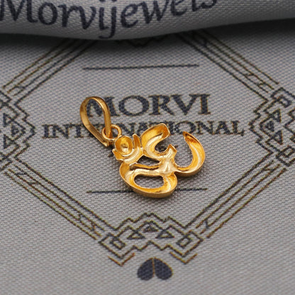 20k Gold Om Pendant: Lightweight Indian Jewelry