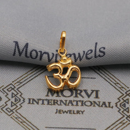 20k Gold Om Pendant: Lightweight Indian Jewelry