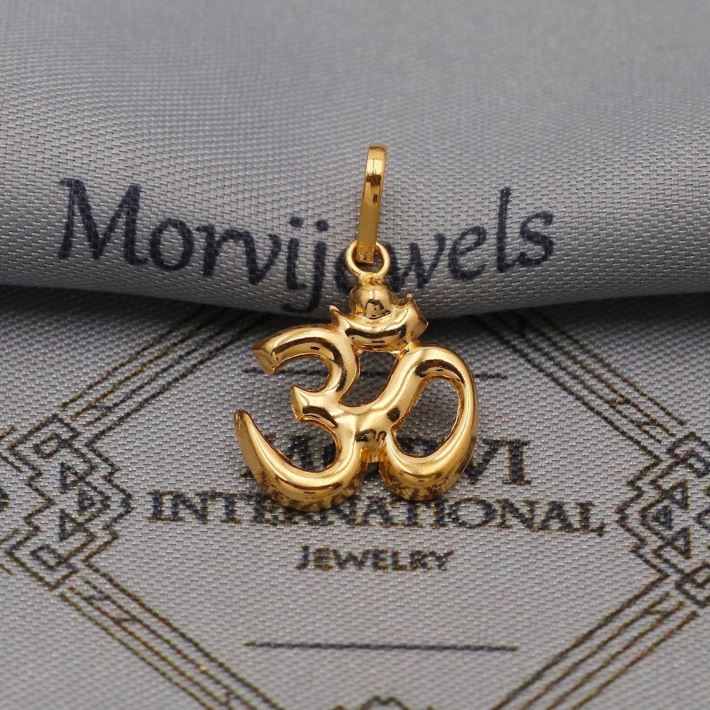 Handmade 20k Gold Aum Om Pendant: Lightweight Indian Jewelry