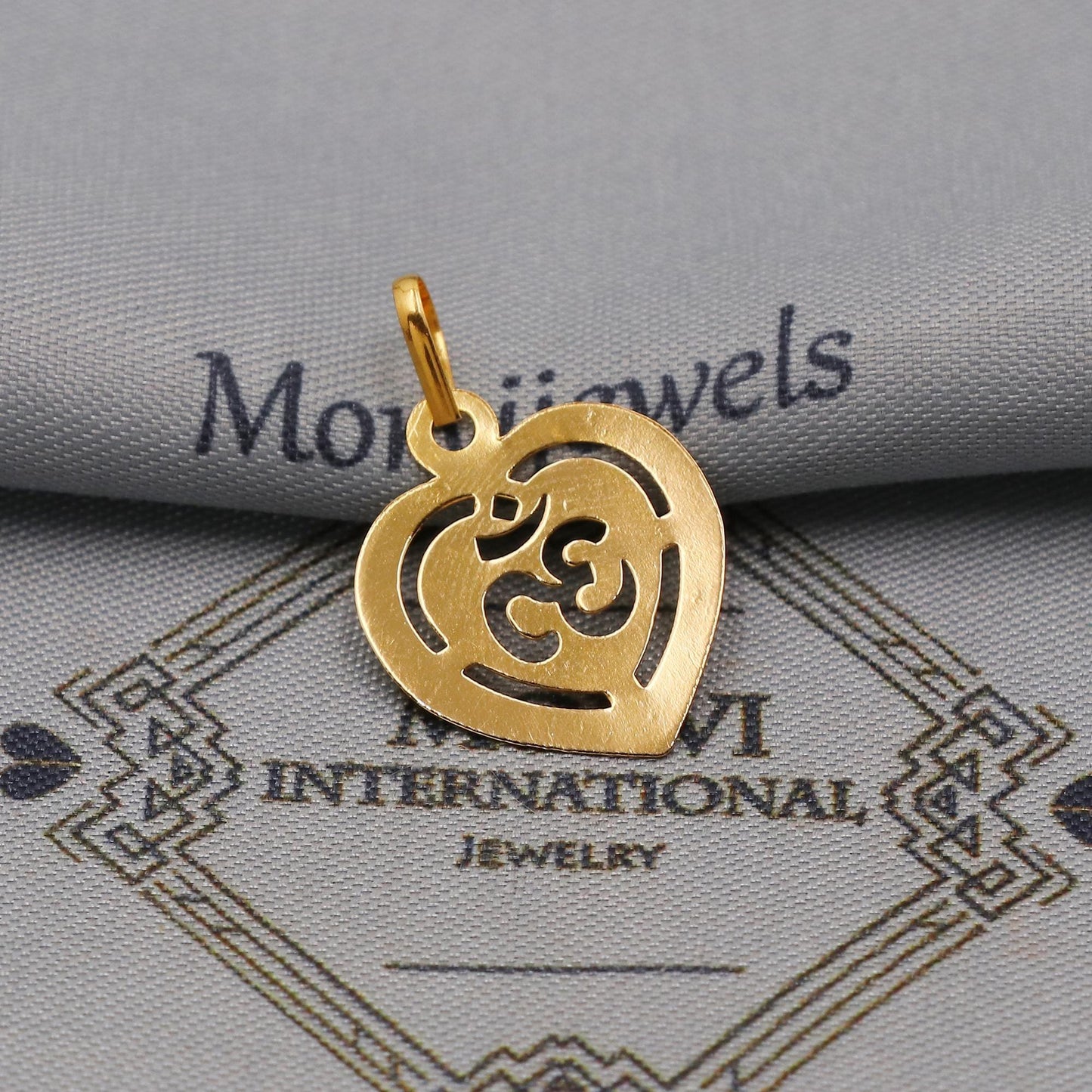 20k/18k Yellow Gold Om Pendant: Lightweight Indian Jewelry, K6360