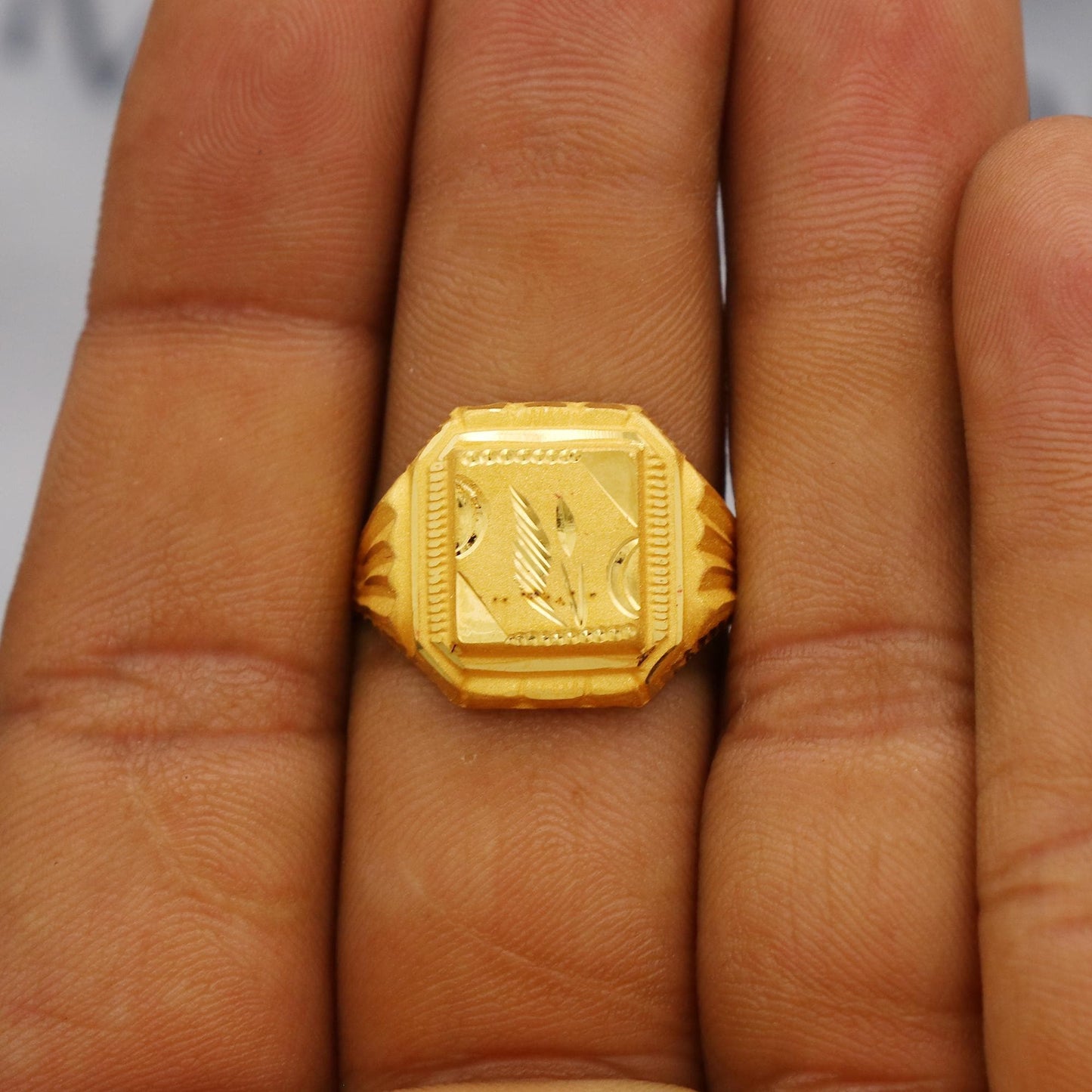 Hand Carved 22k solid gold ring handmade jewelry, Vintage Antique Style Indian Ring, Light Weight Gold Dainty Jewelry, K6382