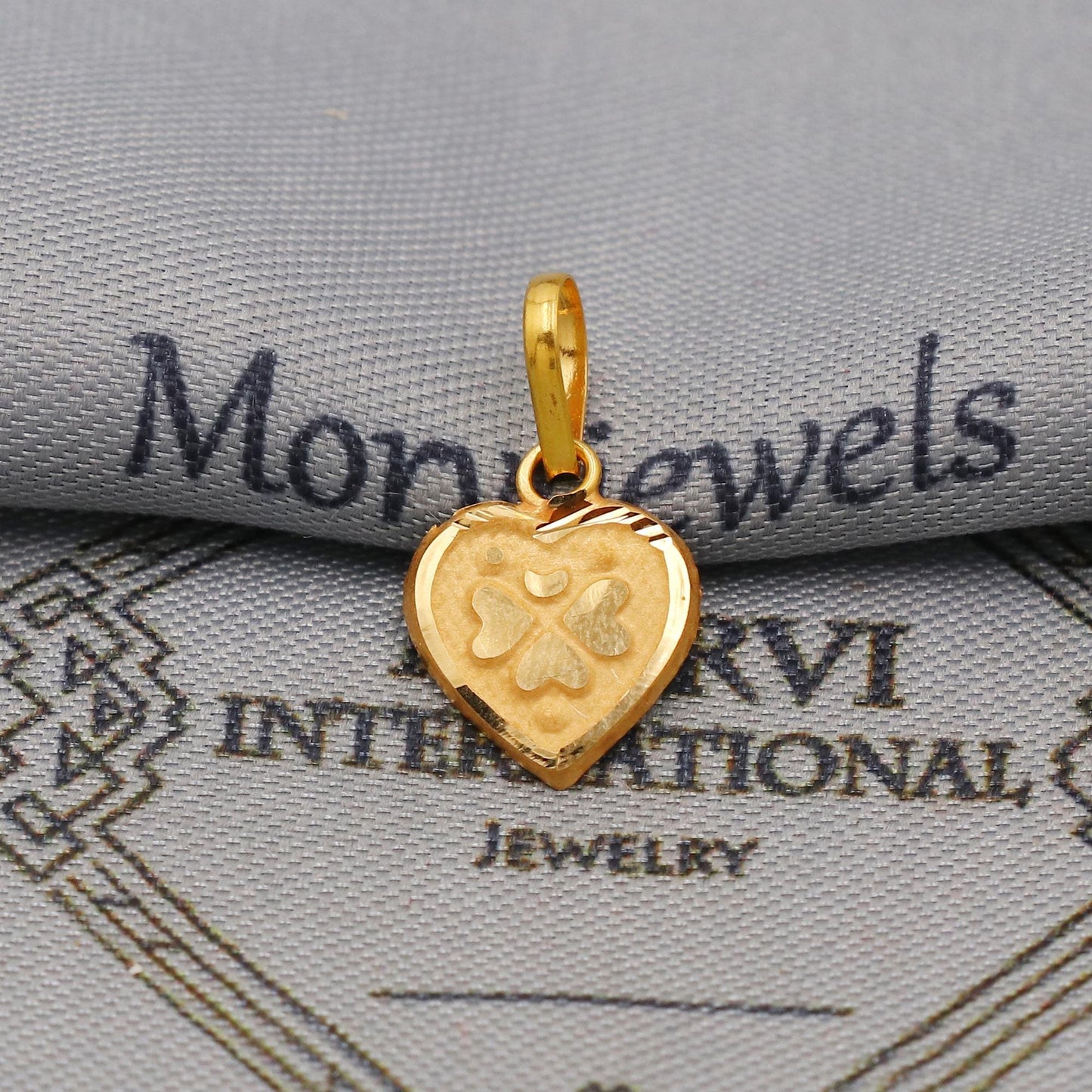 20k 18k Yellow Gold Pendant Heart Carved: Light Weight Indian Vintage Art Jewelry Gift, K6425