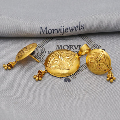 Round 22k Gold Indian Pendant & Earrings Set: Handcrafted Women Handmade Gold Jewelry, K6225