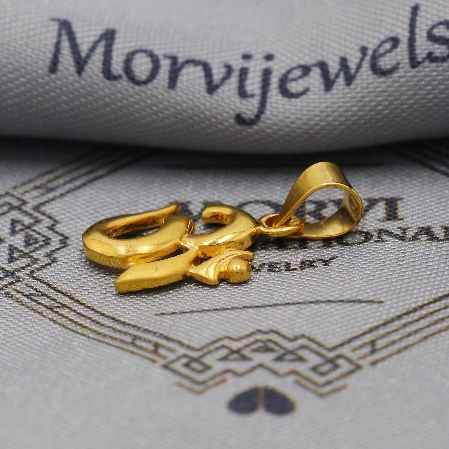 22k Yellow Gold Aum Om Pendant: Handmade Indian Jewelry, K6259