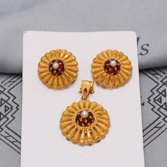 22k Gold Indian Pendant & Earring Set: Ethnic Wedding Jewelry