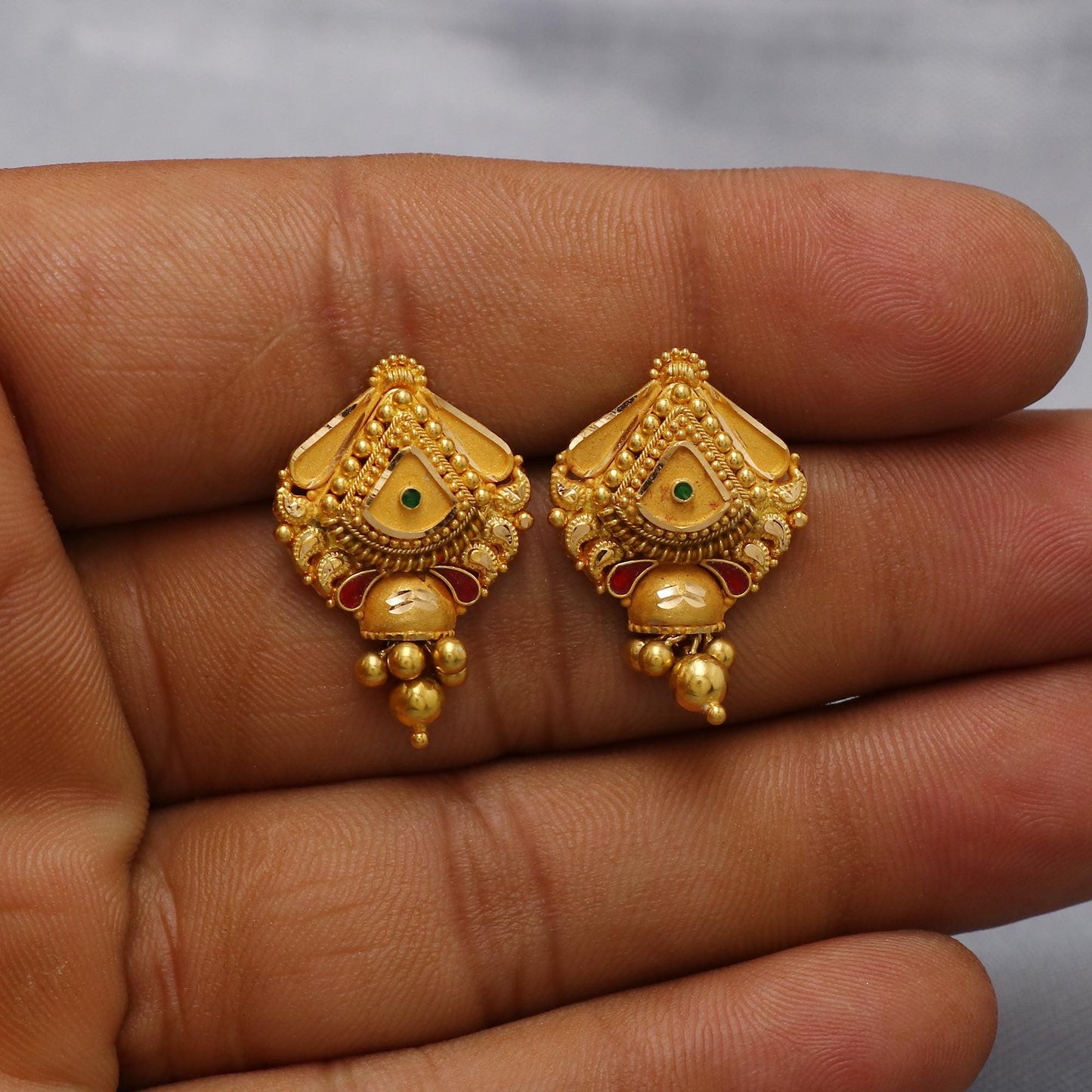 22k Gold Indian Pendant & Earring Set: Ethnic Floral Jewelry