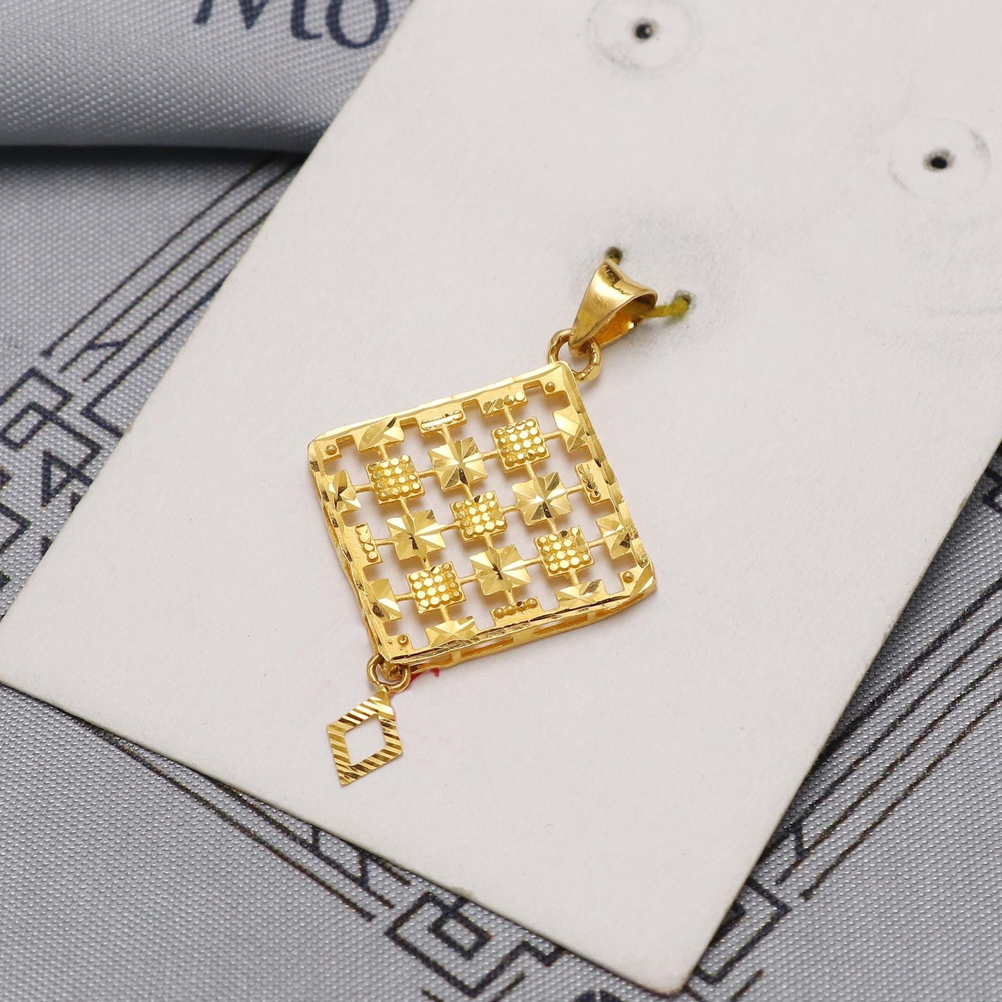 22k Gold Indian Pendant & Earrings Set: Handcrafted Ethnic Jewelry