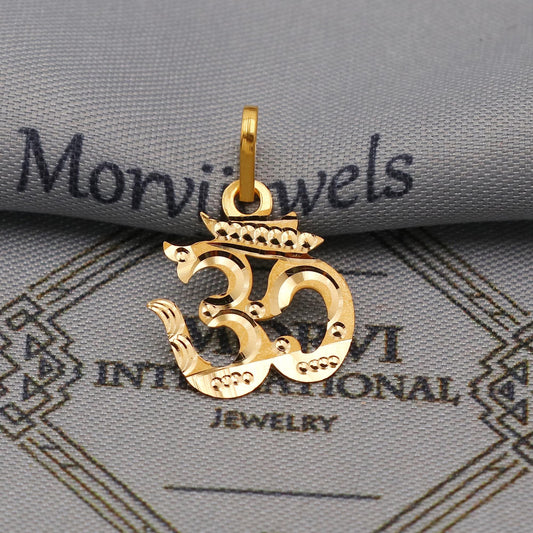 Engraved 20k Gold Om Aum Pendant: Lightweight Indian Jewelry Gift