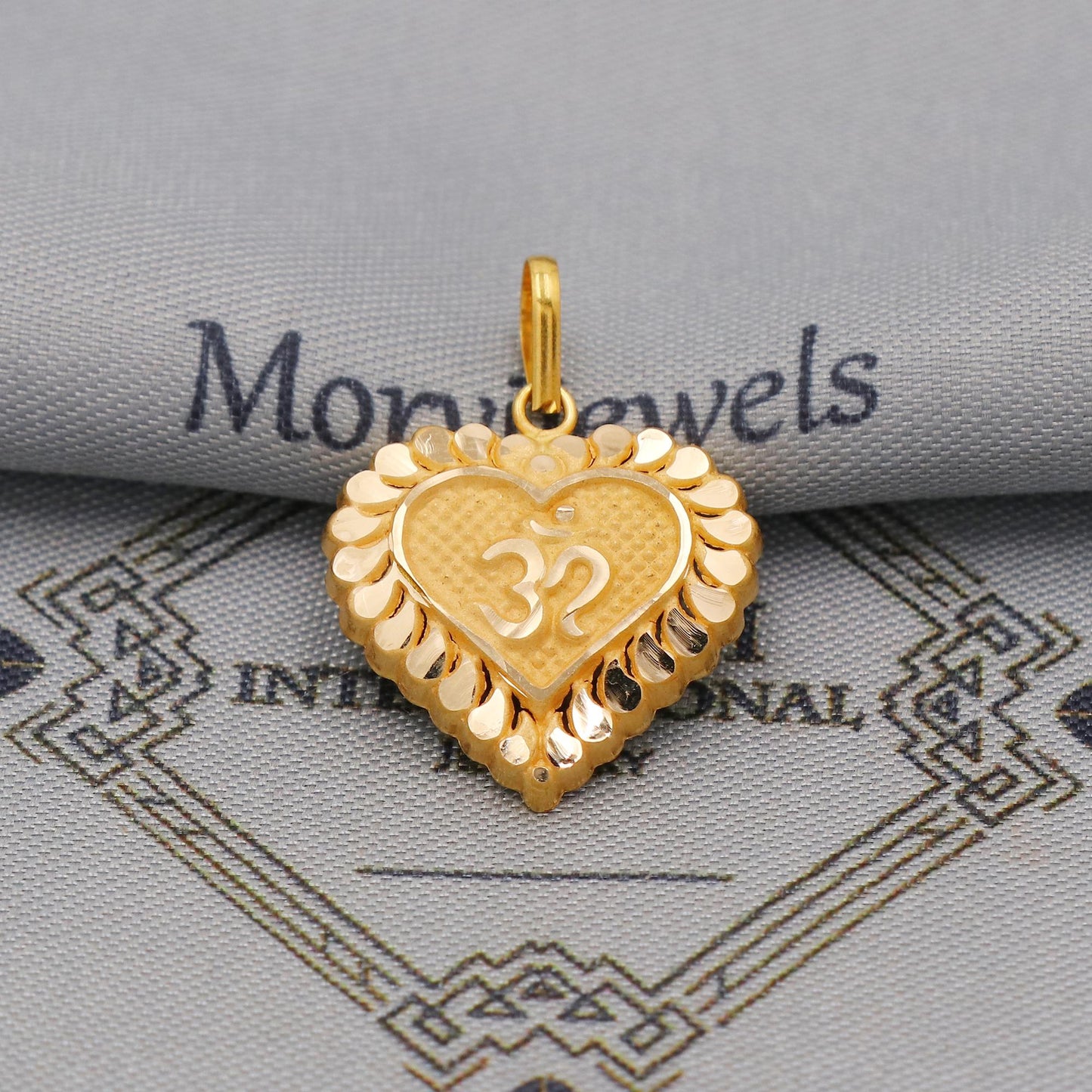 20k/18k Yellow Gold Om Pendant: Lightweight Indian Jewelry, K6361