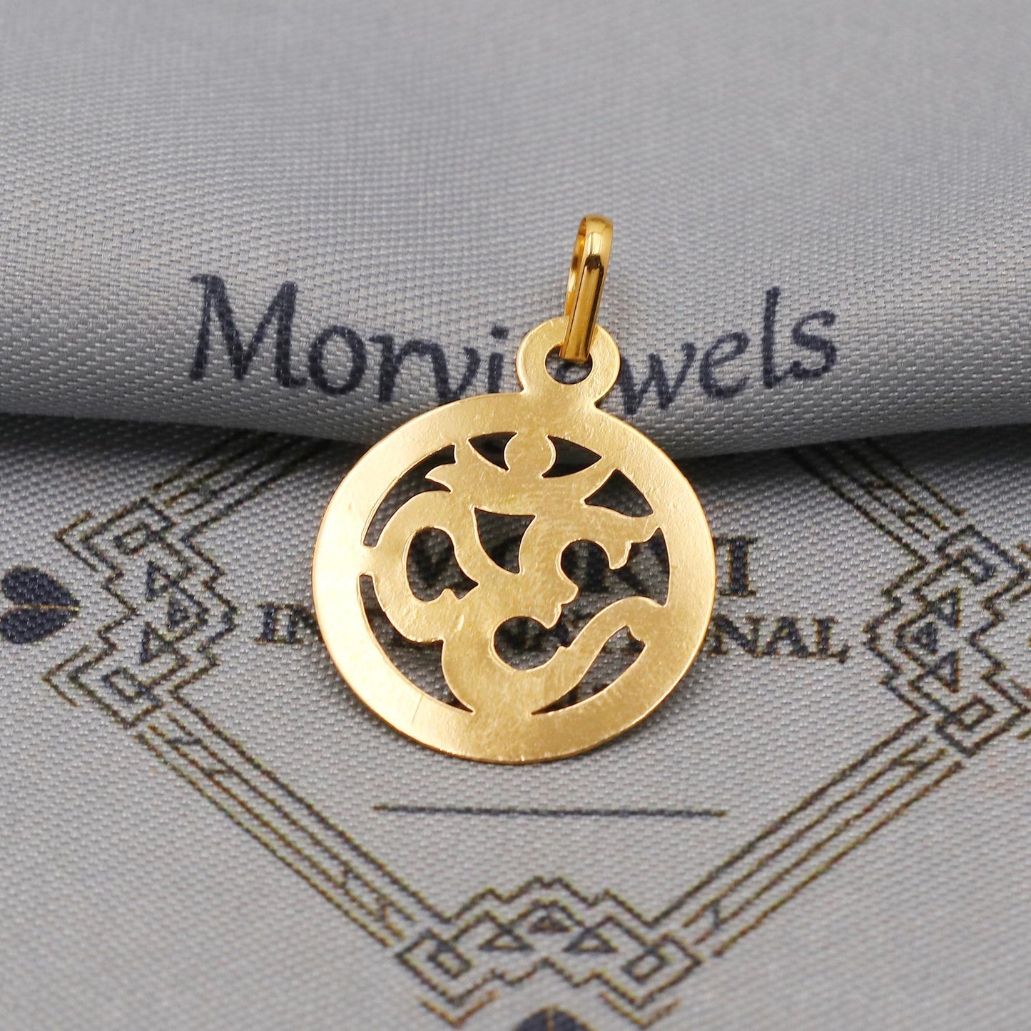 20k/18k Yellow Gold Om Pendant: Lightweight Indian Jewelry, K6362