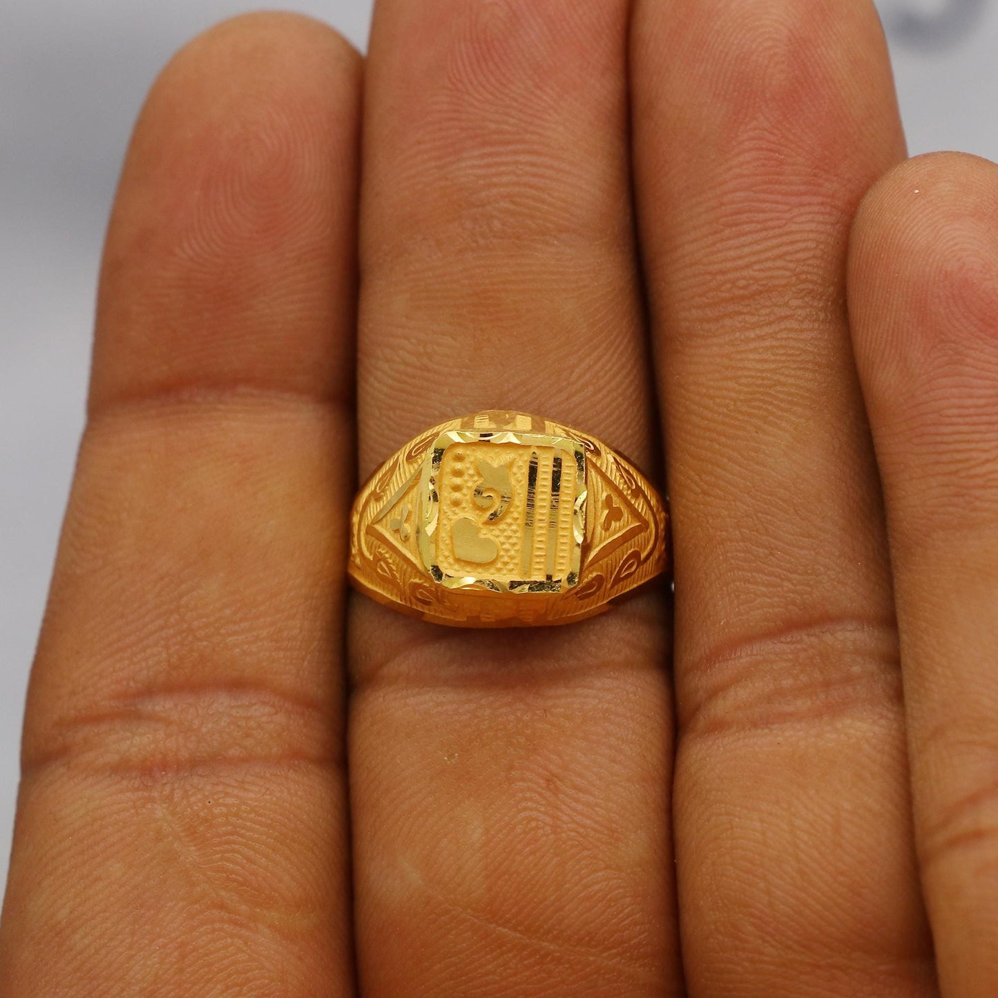 Hand Carved 22k solid gold ring handmade jewelry, Vintage Antique Style Indian Ring, Light Weight Gold Jewelry, K6371