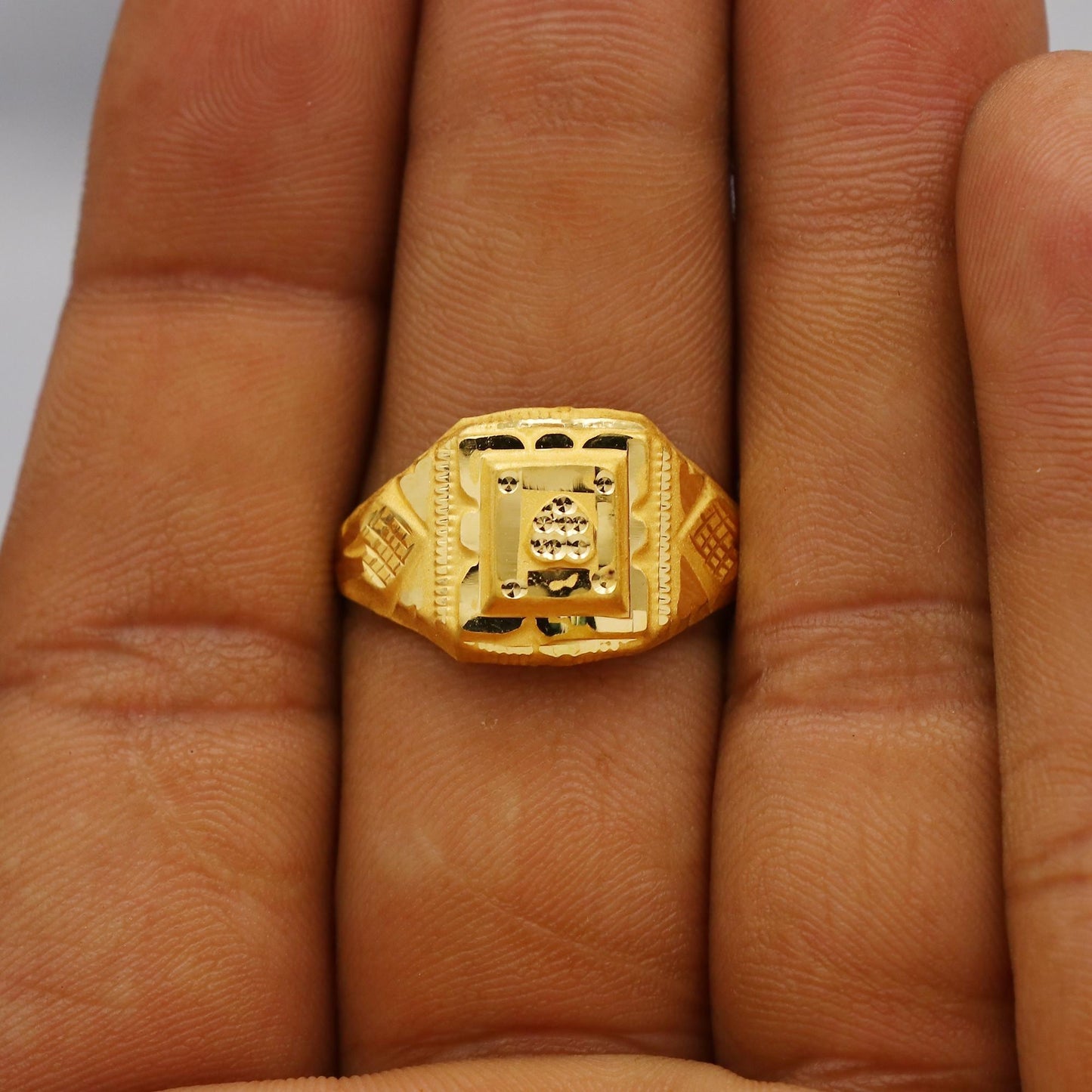 Hand Carved 22k solid gold ring handmade jewelry, Vintage Antique Style Indian Ring, Light Weight Gold Jewelry, K6373