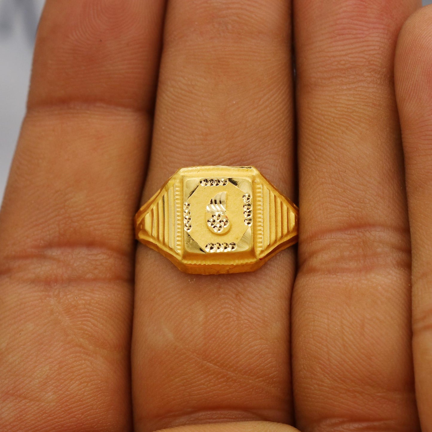 Hand Carved 22k solid gold ring handmade jewelry, Vintage Antique Style Indian Ring, Light Weight Gold Dainty Jewelry, K6381