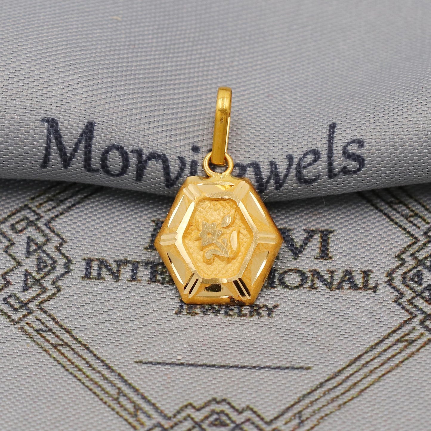 20k 18k Yellow Gold Pendant: Light Weight Indian Vintage Art Jewelry Gift, K6433