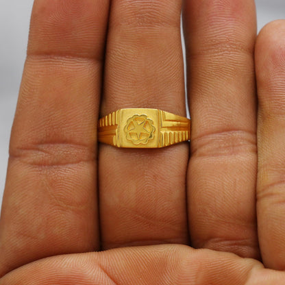 22k Gold Star Ring, K6145