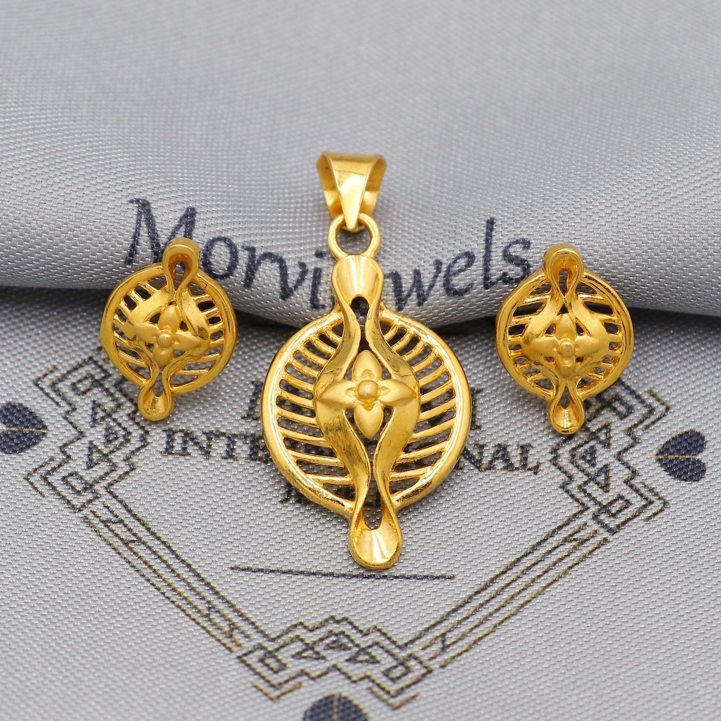 22k Gold Indian Pendant & Earrings Set: Handcrafted Floral Women Handmade Gold Jewelry from India, K6222