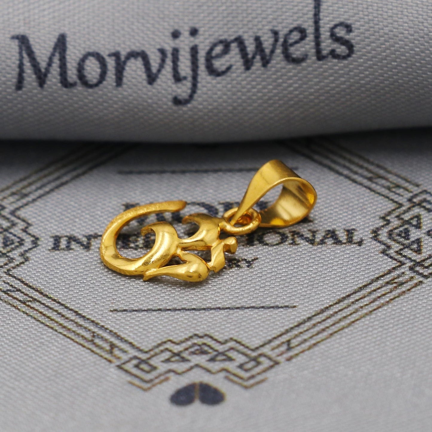 22k Yellow Gold Aum Om Pendant: Handmade Indian Jewelry, K6261
