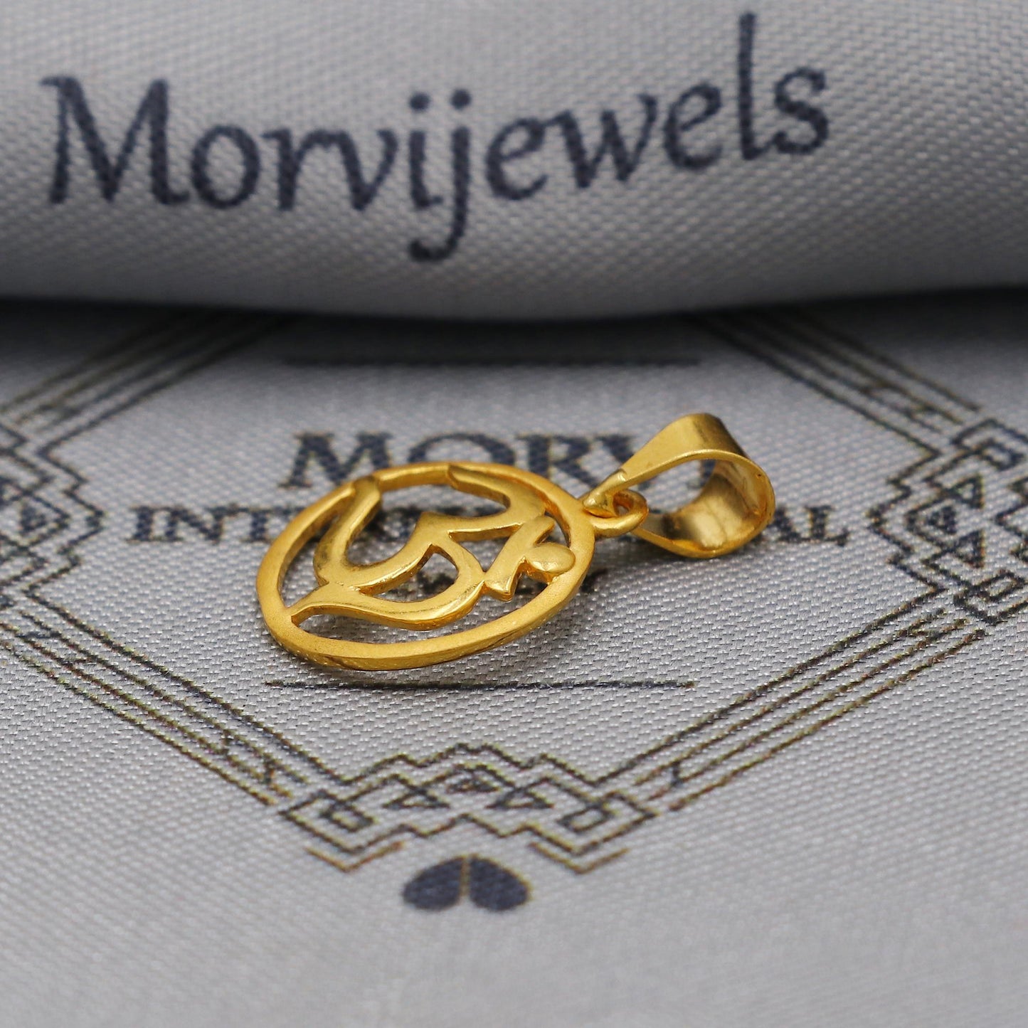 22k Yellow Gold Aum Om Pendant: Handmade Indian Jewelry, K6262