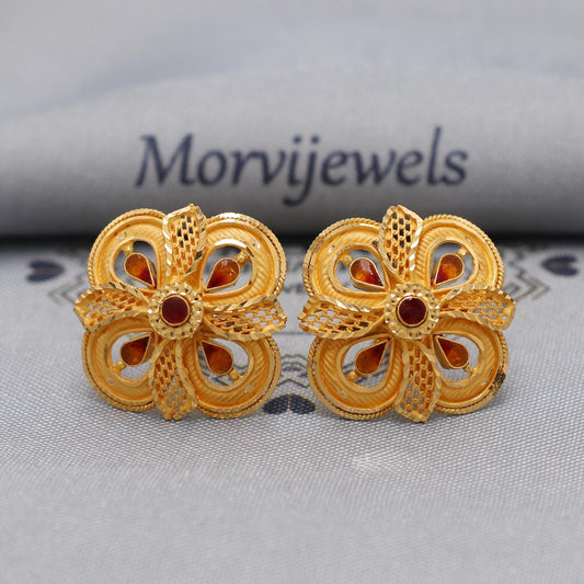 22k Yellow Gold earrings stud tops filigree star flower, vintage antique design indian gold earrings jewelry