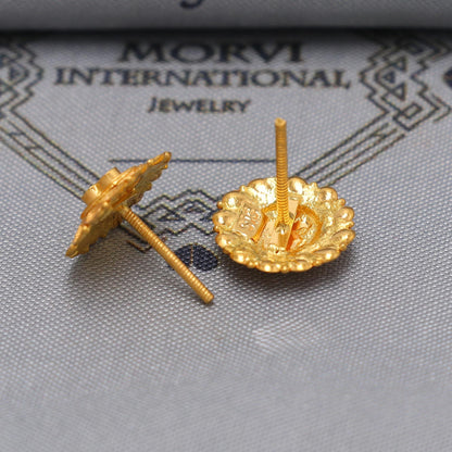 22k Yellow Gold earrings stud tops flower, vintage antique design indian gold earrings jewelry, K6581