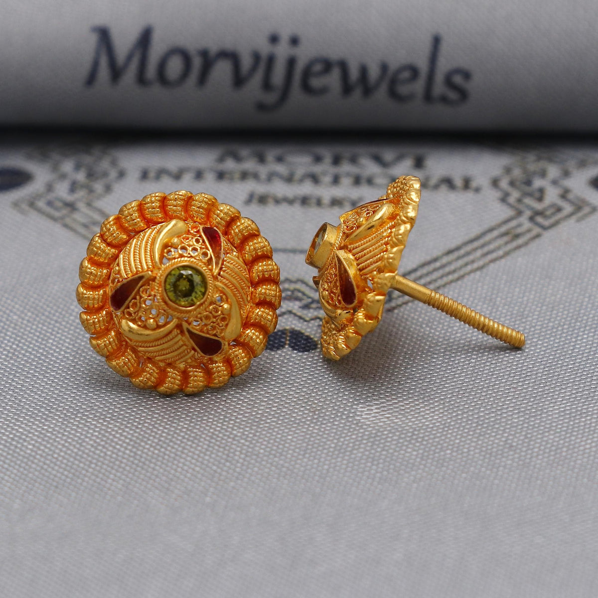 22k Yellow Gold earrings stud tops flower, vintage antique design indian gold earrings jewelry, K6584