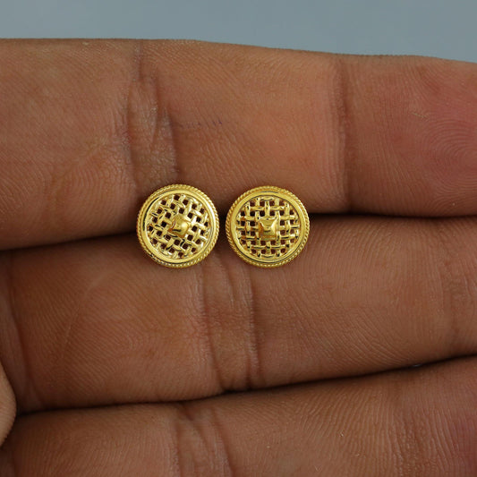Filigree 18k Gold Studs cartilage studs earrings, baby Teen studs, cartilage piercing, intricate earrings, screw back small tiny earrings,