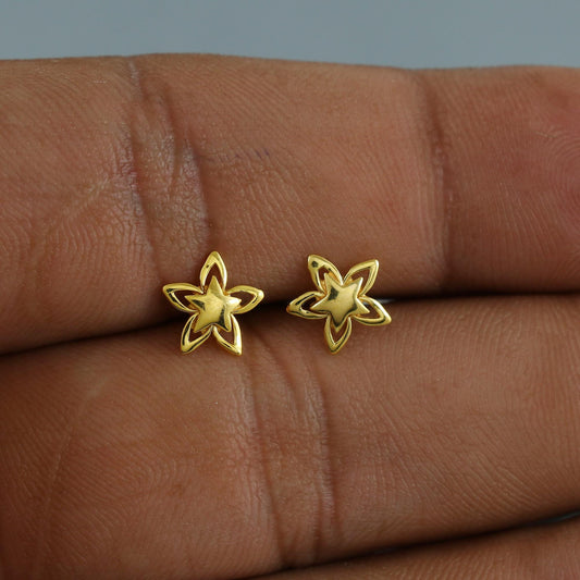 Flower Star 18k Gold Earrings,  screw back small tiny earrings,