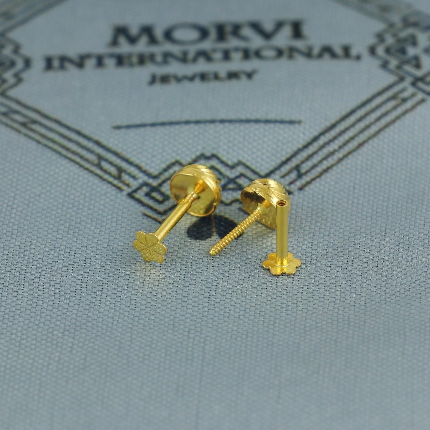18k Spiral stud earrings small