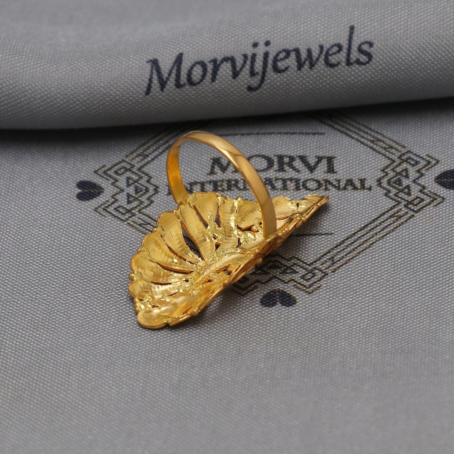 Old Style 22k Yellow Gold Ring Jewelry, Leaves Designer Ring in 22kt Gold, K6727