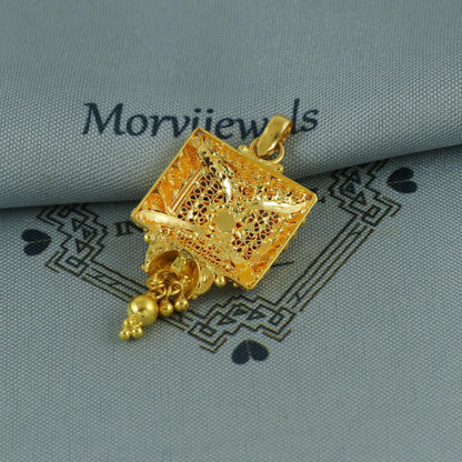 indian style 22k yellow gold pendant necklace Indian intricate designer traditional handmade jewelry, K6738
