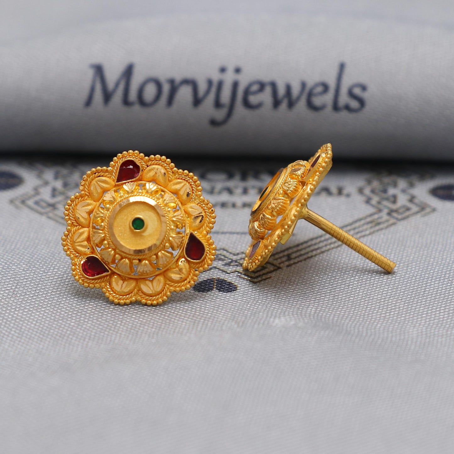 22k Yellow Gold earrings stud tops flower, vintage antique design indian gold earrings jewelry