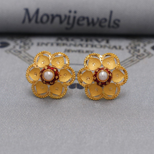 22k Yellow Gold earrings stud tops flower, vintage antique design indian gold earrings jewelry, K6587