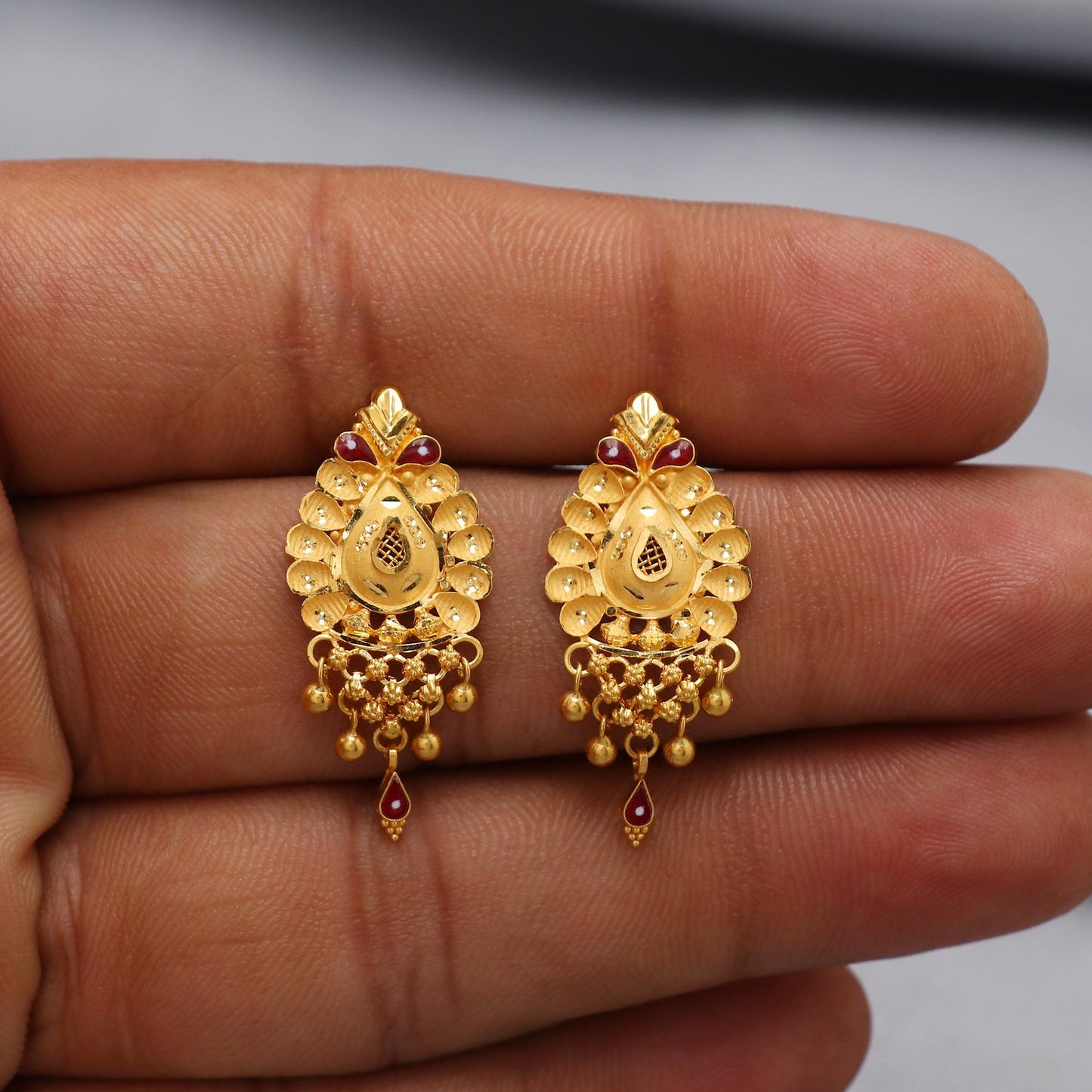 22k Gold Stud Earrings  , Handmade Yellow gold earrings for women, vintage antique design indian gold earrings jewelry