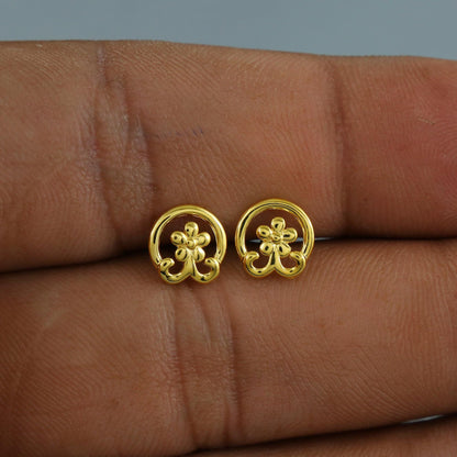 18k Gold Studs cartilage studs earrings, baby Teen studs, cartilage piercing, flower gold stud, screw back small tiny earrings,