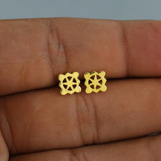 Small 18k Gold studs earrings, baby Teen studs, cartilage piercing, screw back small tiny earrings,