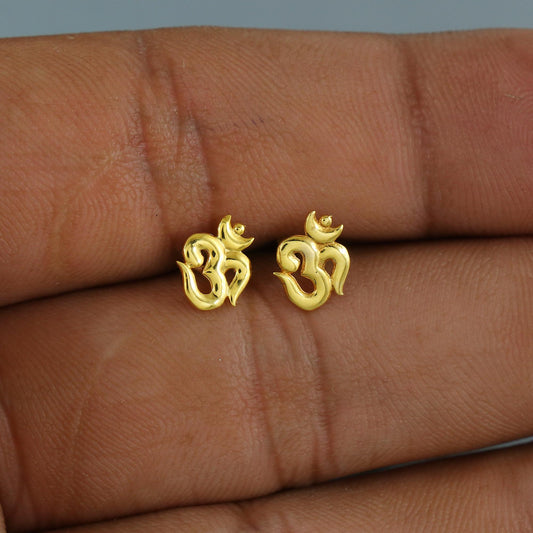 om aum 18k Gold earrings, baby Teen studs, cartilage piercing, screw back small tiny earrings,