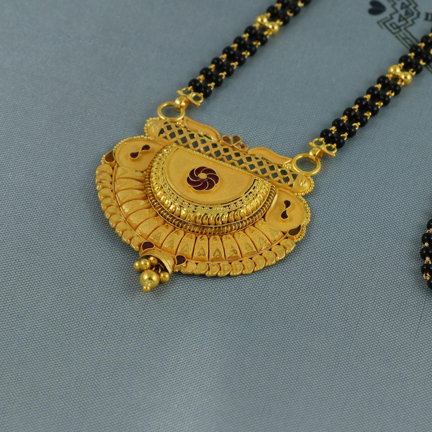 Beautiful 22k yellow gold pendant with black stone beads gold chain necklace mangalsutra indian traditional handmade jewelry, K6686