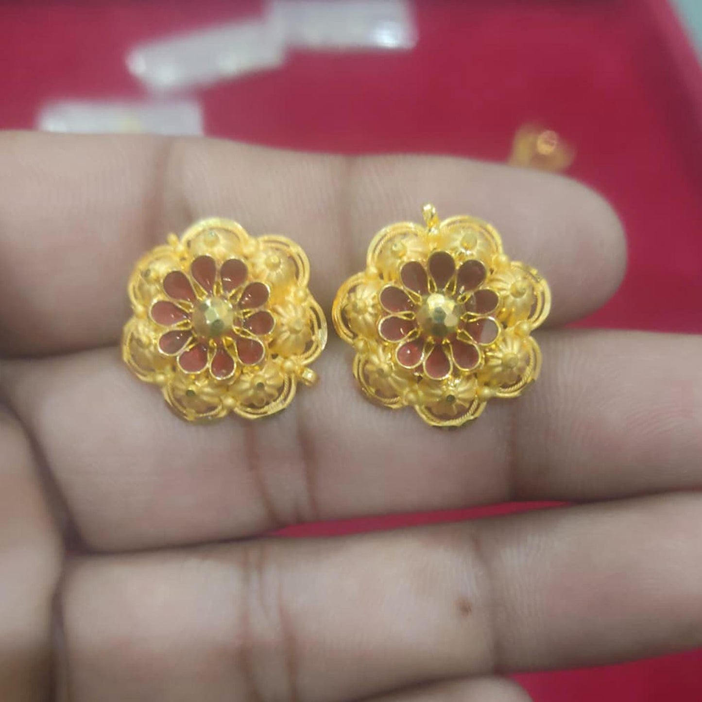 Hallmark 22 karat Gold in Ear Earrings Tops Indian 90s Style Jewelry, 3/4" inches, K6752