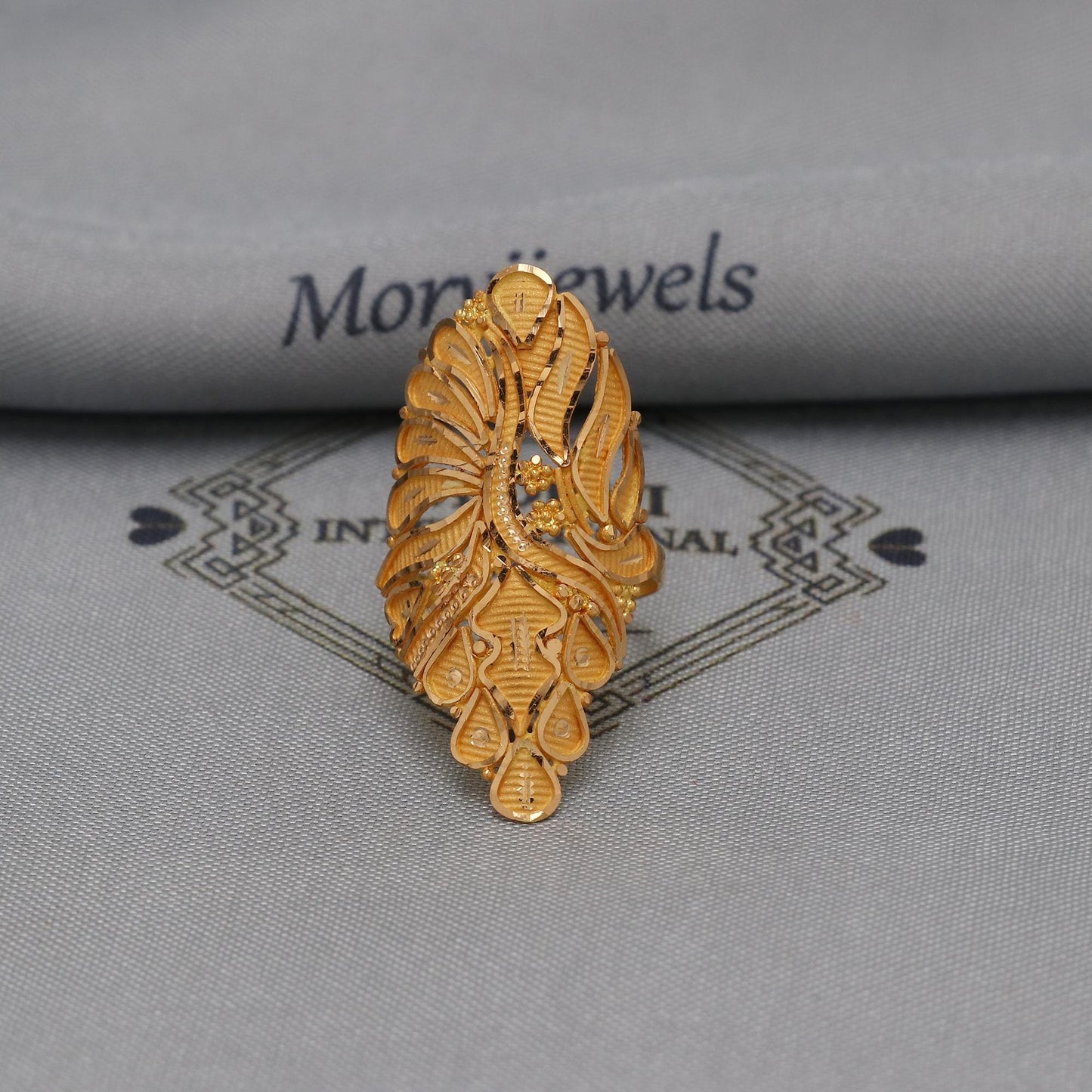 Old Style 22k Yellow Gold Ring Jewelry, Leaves Designer Ring in 22kt Gold, K6727