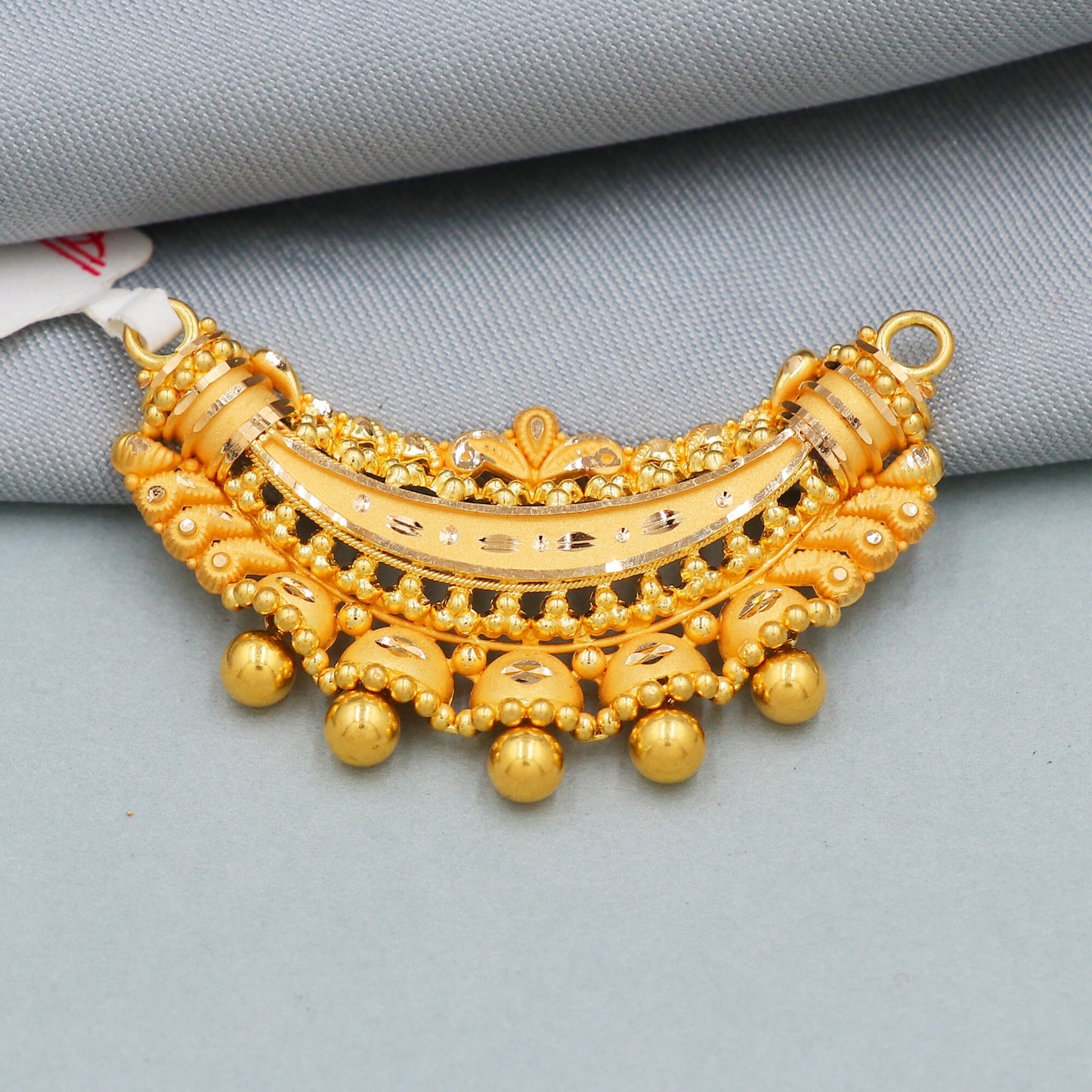 Intricate 22k Gold crescent pendant Indian Handmade Jewelry, K4401